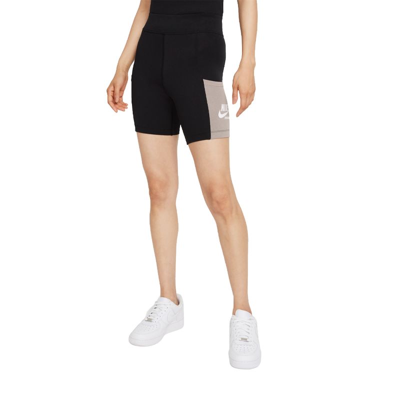 Nike Sportswear Heritage shorts