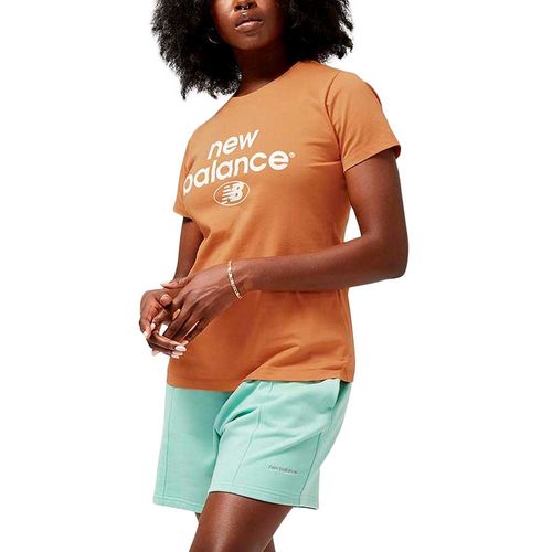Remera New Balance Essentials Reimagined Archive