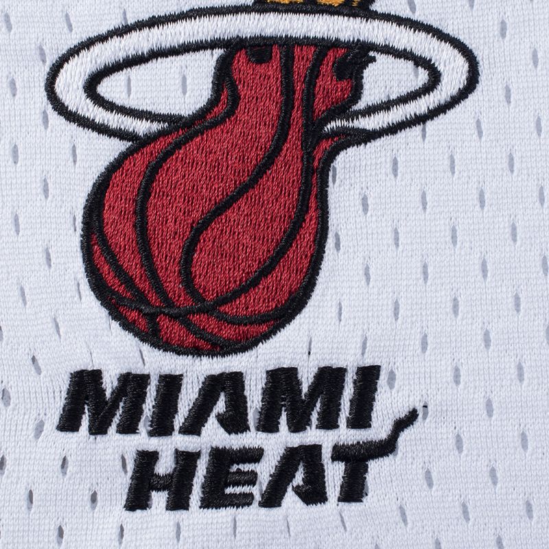 nba_NBASH525201WH1_2