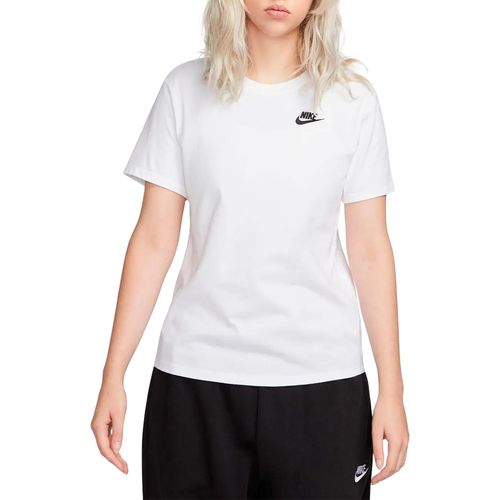 Remera Nike Sportswear Club Essentials