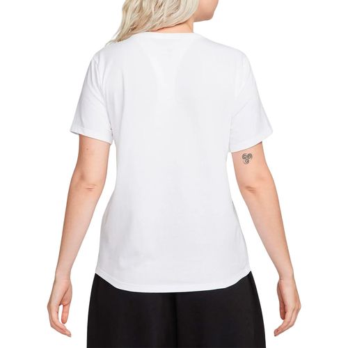 Remera Nike Sportswear Club Essentials