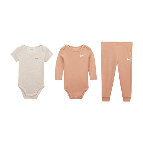 Conjunto Nike Essentials Bebé