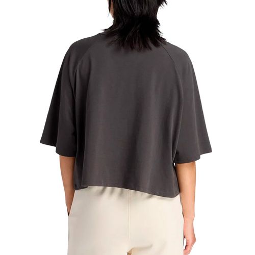 Remera New Balance Graphic Oversized