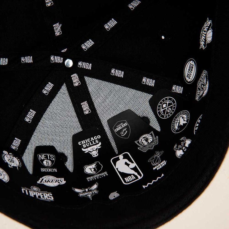 nba_NBACA600002BK3_4